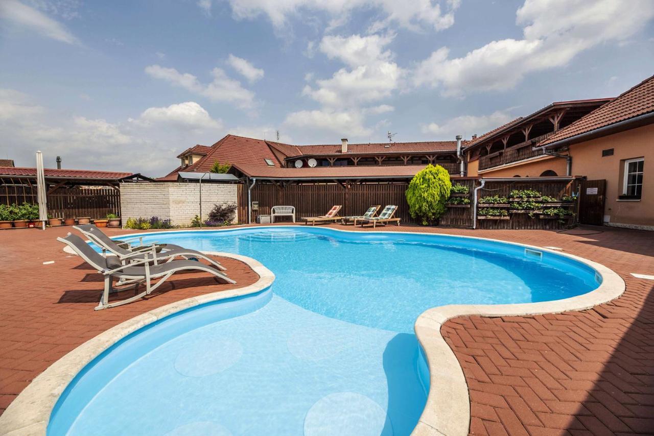 Hotel Aldo Uničov 外观 照片